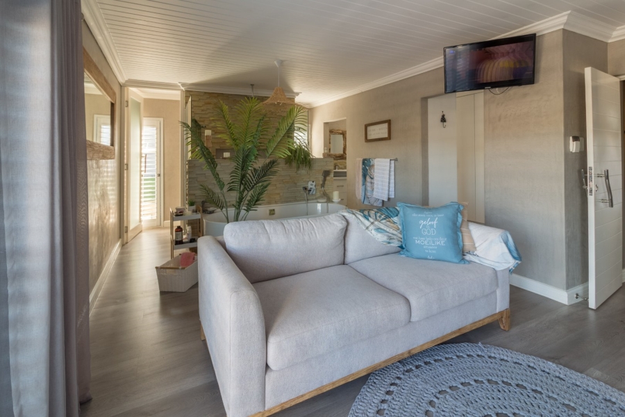 5 Bedroom Property for Sale in Num Num Cape Estate Western Cape